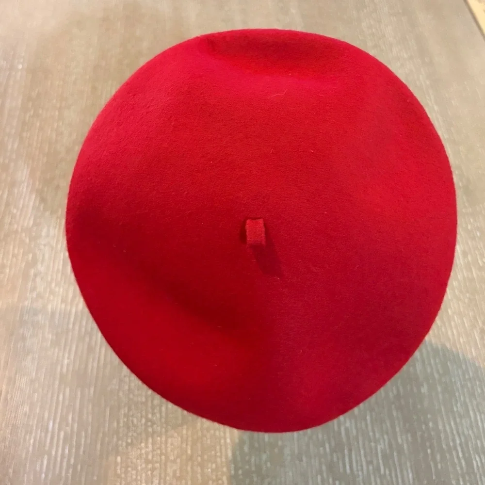 Olivia for Gymboree Red Wool Beret Hat Girls Large Ian Falconer Pig Parisian